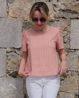 Patron de la blouse Patti réalisée en broderie anglaise